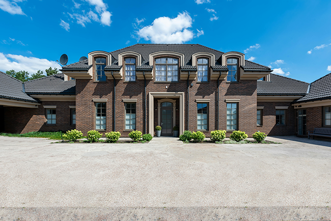 Why Luxury Home Sales Are Outpacing Traditional Sales 2-to-1